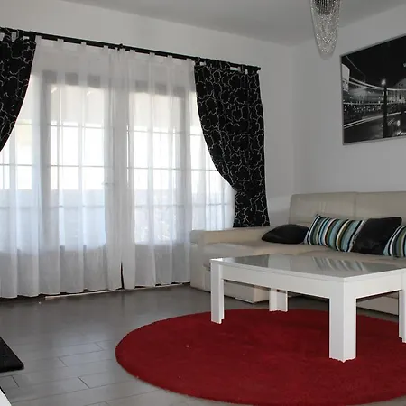 Edu Villa Costa Teguise